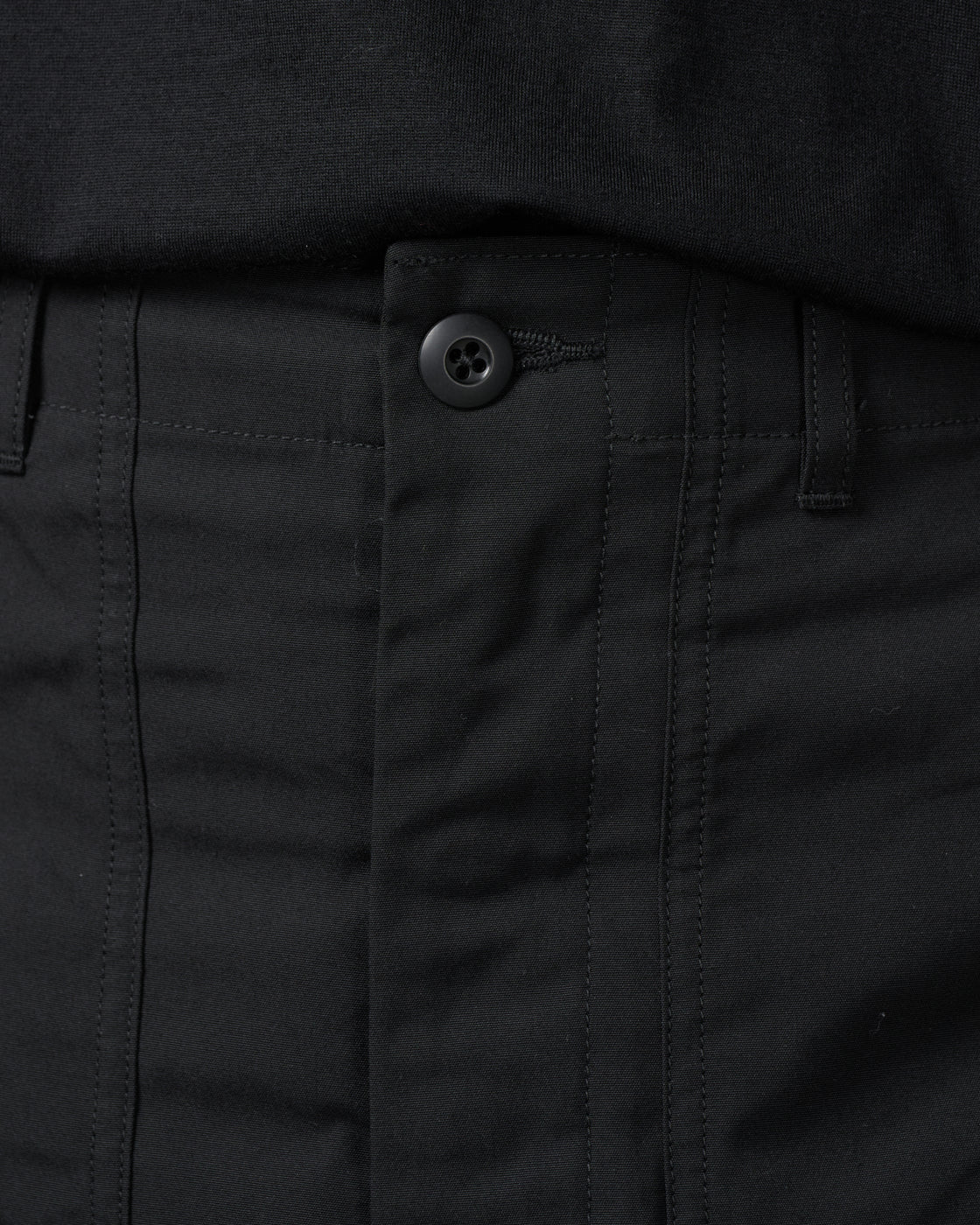 CIOTA ベイカーパンツ ブラック ウエスト・ポケットクローズアップ｜ベイカーパンツ特有のフロントポケットディテールとウエスト部分の縫製、日本製ならではの丁寧な仕立て