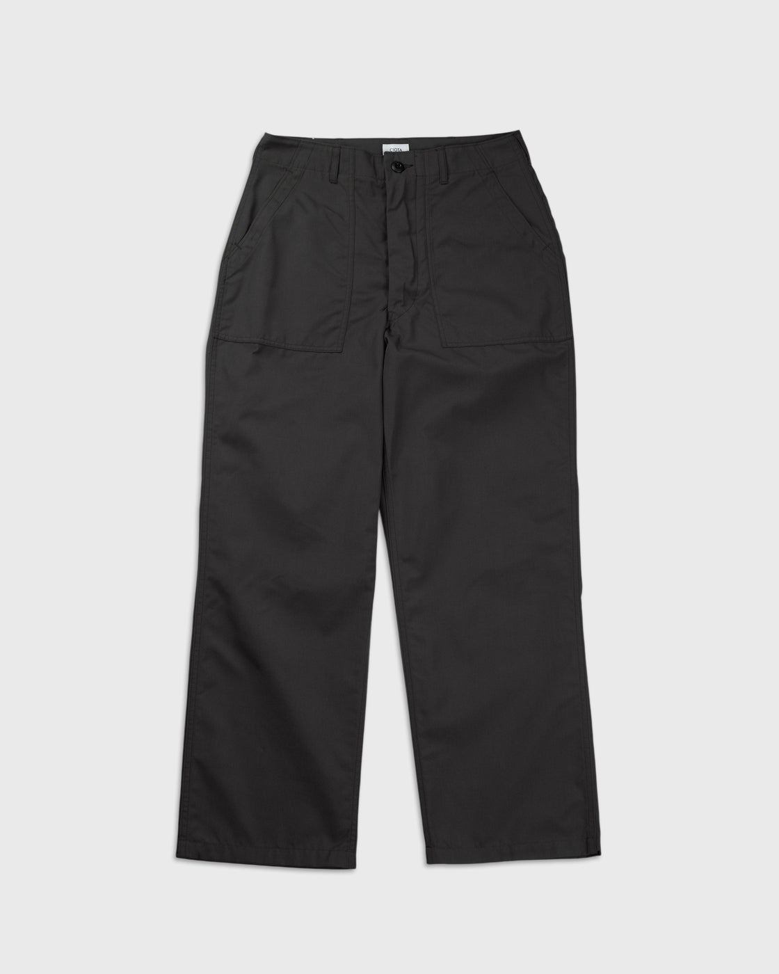 CIOTA ベイカーパンツ チャコールグレー 正面全体像｜スビンコットン×ポリエステルの吸湿速乾素材を使用した日本製バギーシルエットのミリタリーパンツ、¥39,600