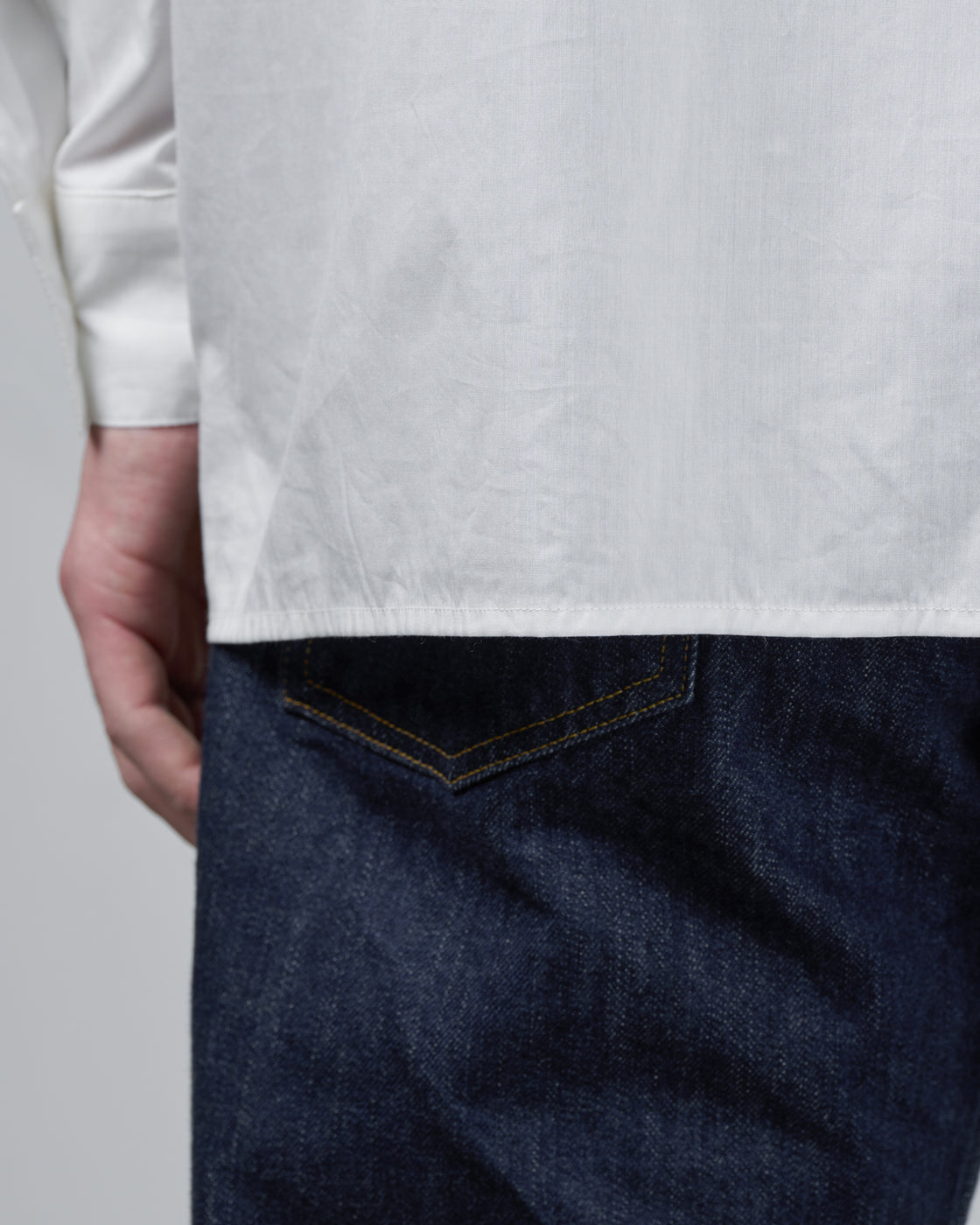 CIOTA オープンカラー長袖シャツのディテール撮影、縫製の丁寧な仕上がりと日本製の品質、スビンコットンとモダールレーヨンの独自テキスタイル、1960年代ヴィンテージ風デザイン、keylime Tokyo取扱
