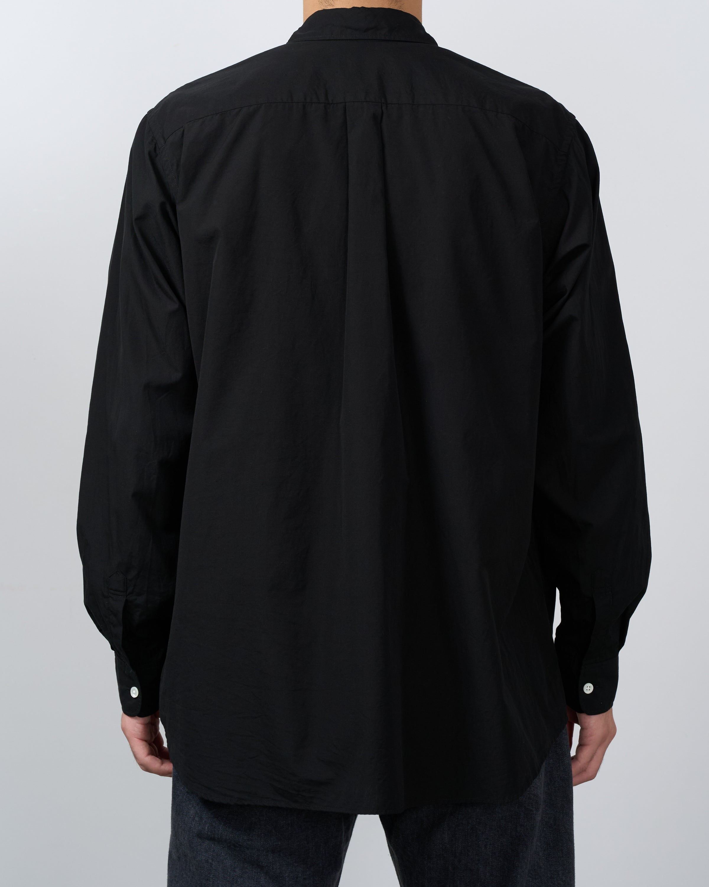 Dhal Black Poplin Regular Shirt平置き全体像、優雅なシルエット確認、100/2 cotton fabric、日本製高品質menswear詳細