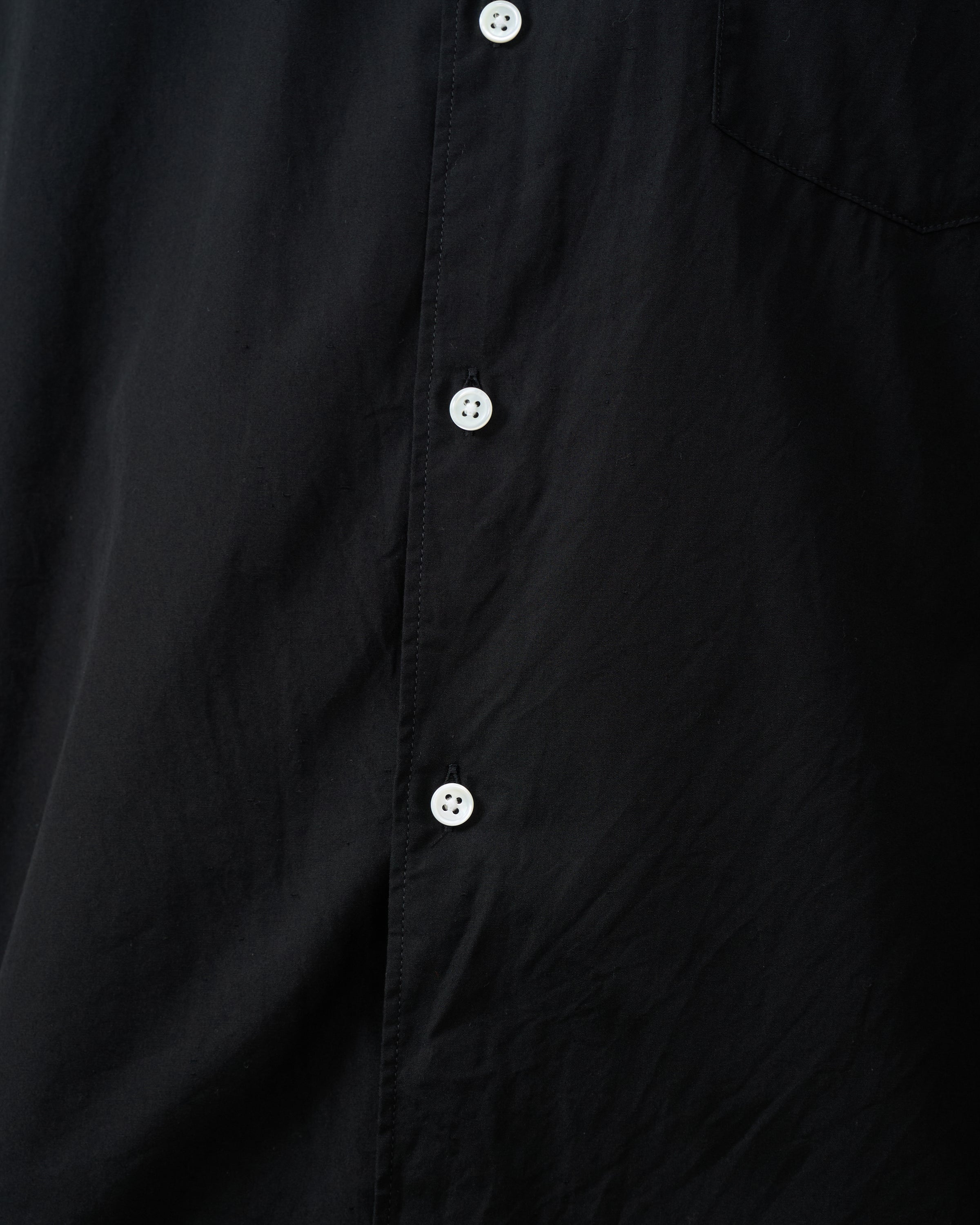 Dhal Regular Shirt襟元詳細、100/2 poplin fabric collar構造、日本製シャツの丁寧な縫製、black cotton shirt neck design