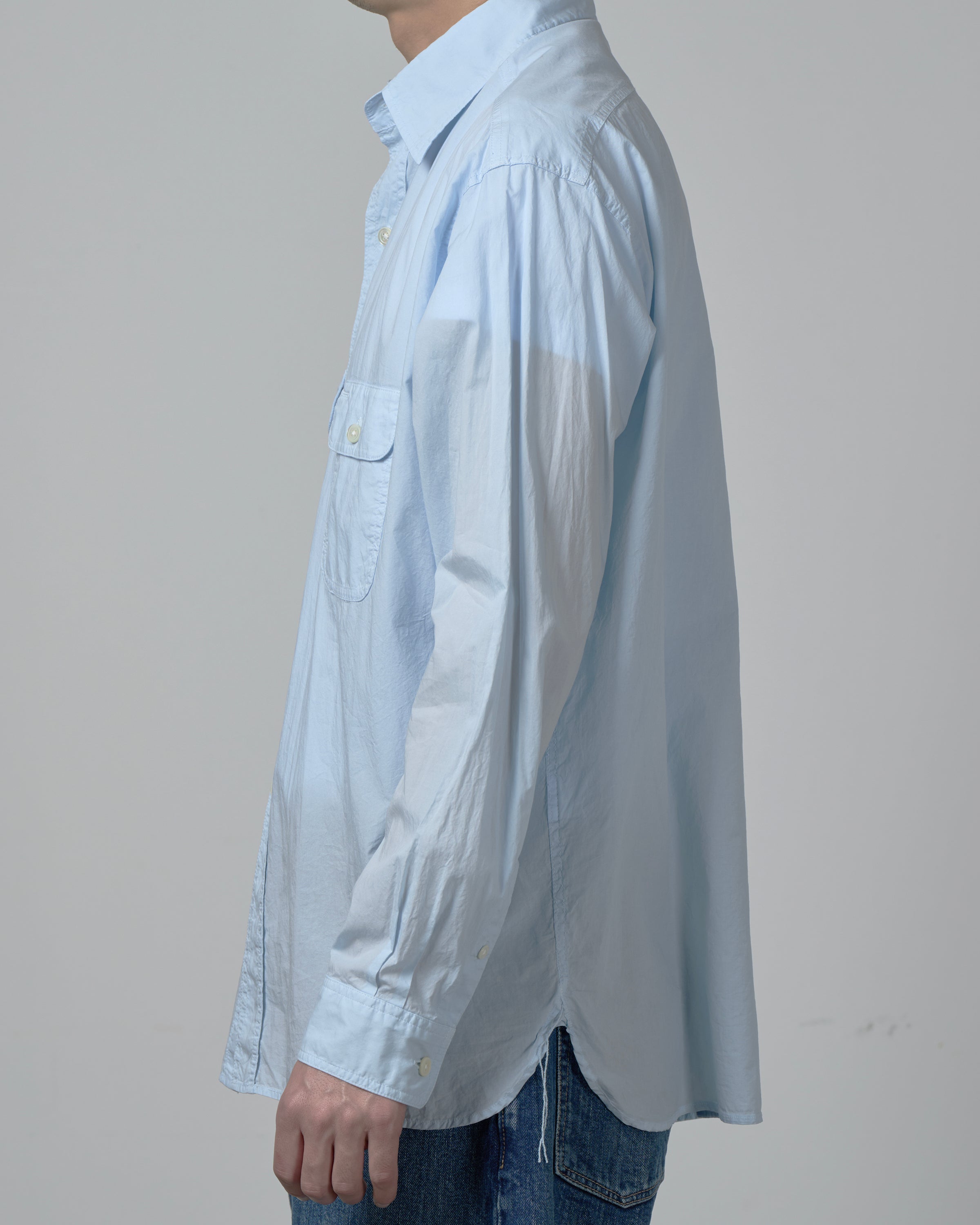 CIOTA バギー5ポケットパンツ ミディアムブラック 着用正面｜身長178cmのモデルがサイズ32を着用、ゆったりとしたワイドシルエットと品のある黒デニムのコーディネート
