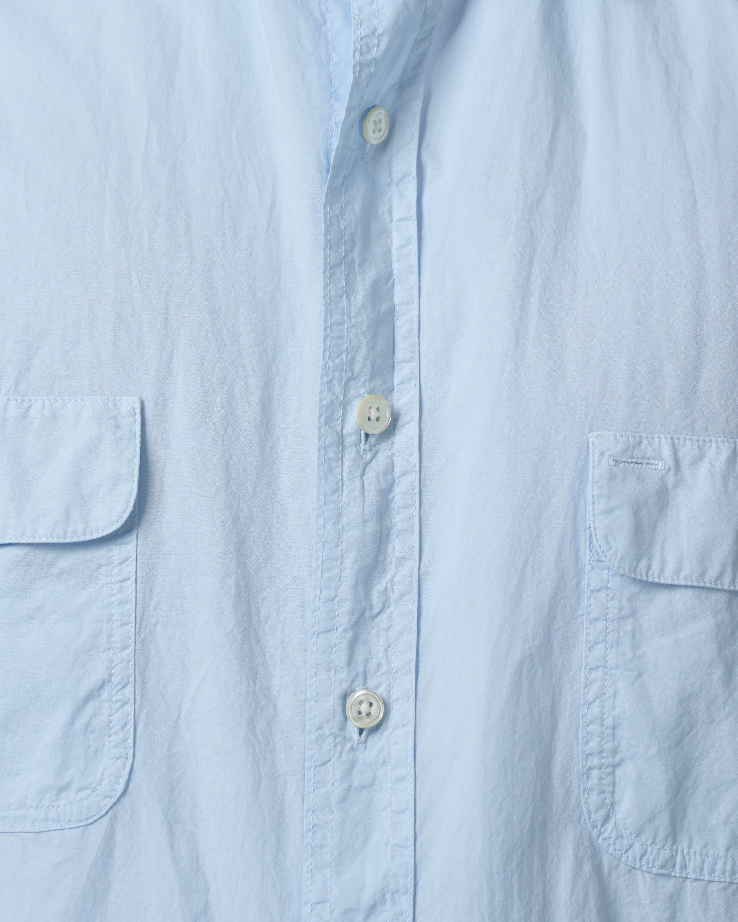 CIOTA バギー5ポケットパンツ ミディアムブラック 生地テクスチャークローズアップ｜スビンコットン超長綿の滑らかな肌触りと奥行きのある表情、独自加工による色落ちの質感