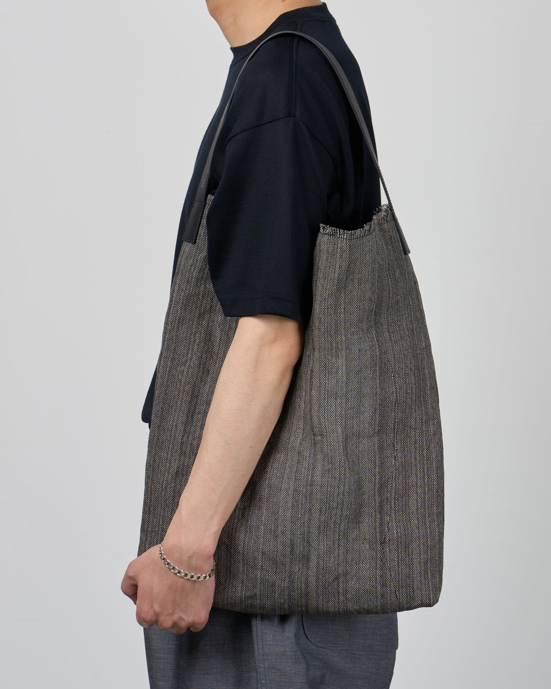 HAAL Primitive One Shoulder Bag Paper, Black