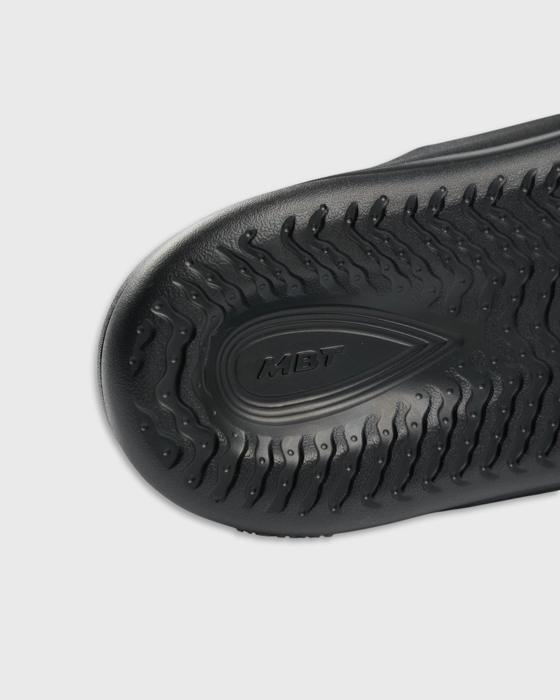 MBT Sensor Sandal, Black