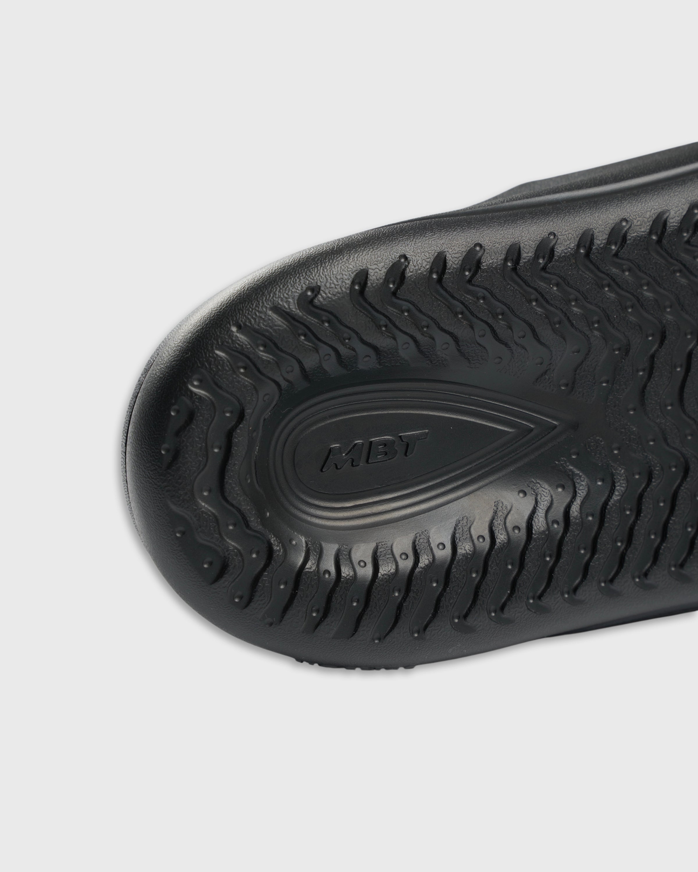 MBT Sensor Sandal, Black