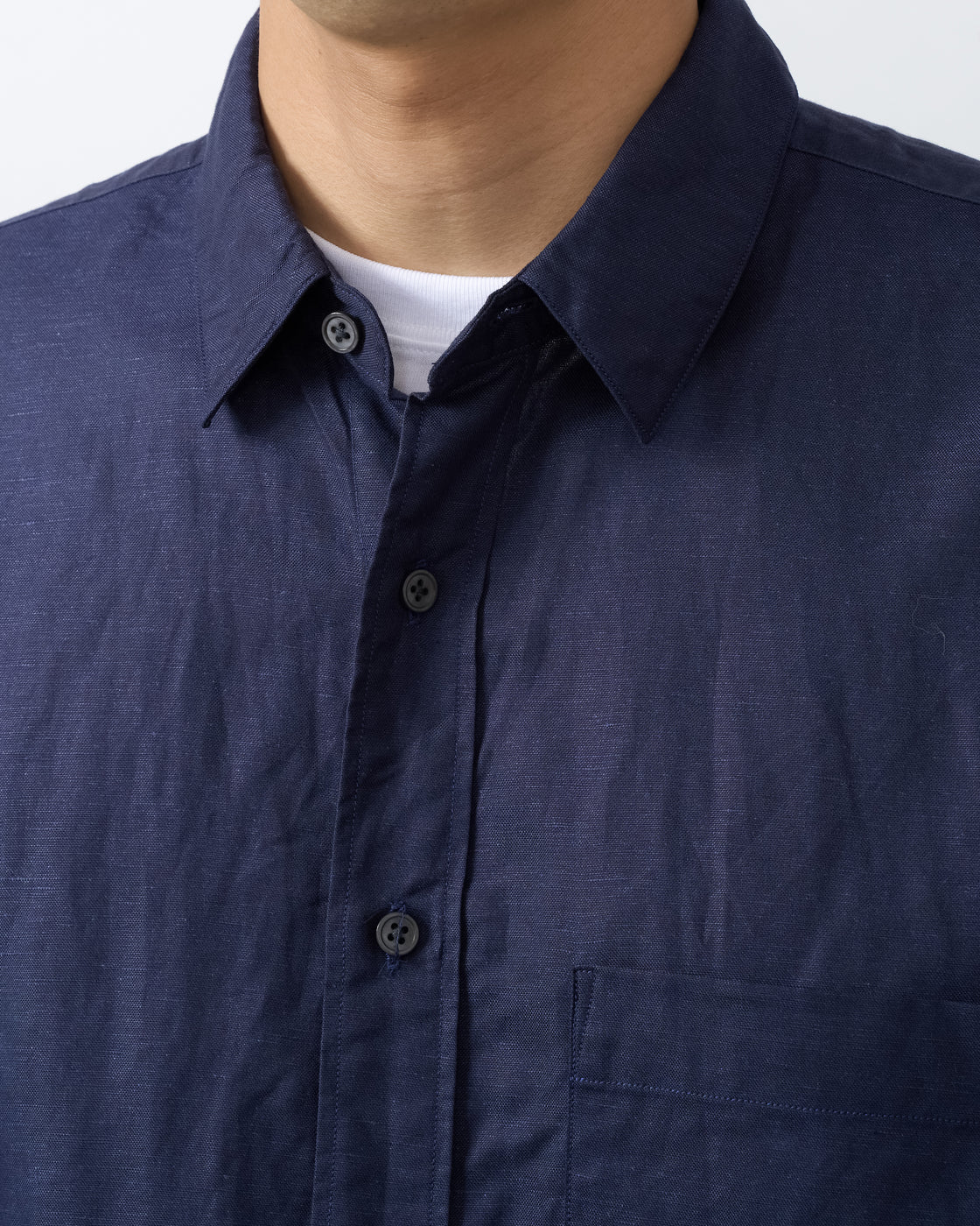 S H Cotton Linen Regular Collar Shirt Navy 商品詳細写真 Keylime Tokyo ボタン detail コットンリネン素材 ネイビー メンズシャツ 長袖カジュアル