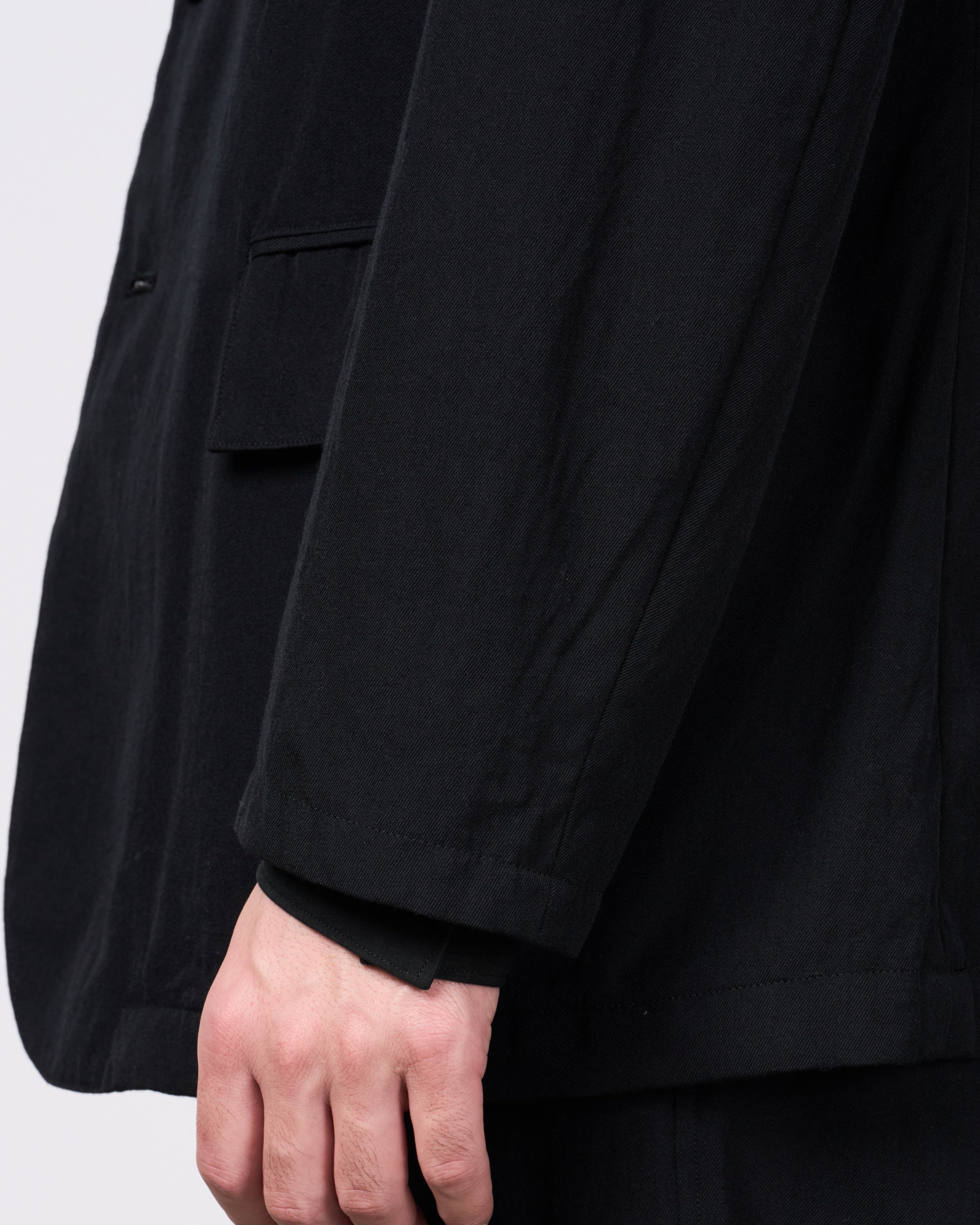 TOHNAI Wool Silk Gabardine 3-Button Jacket, Black