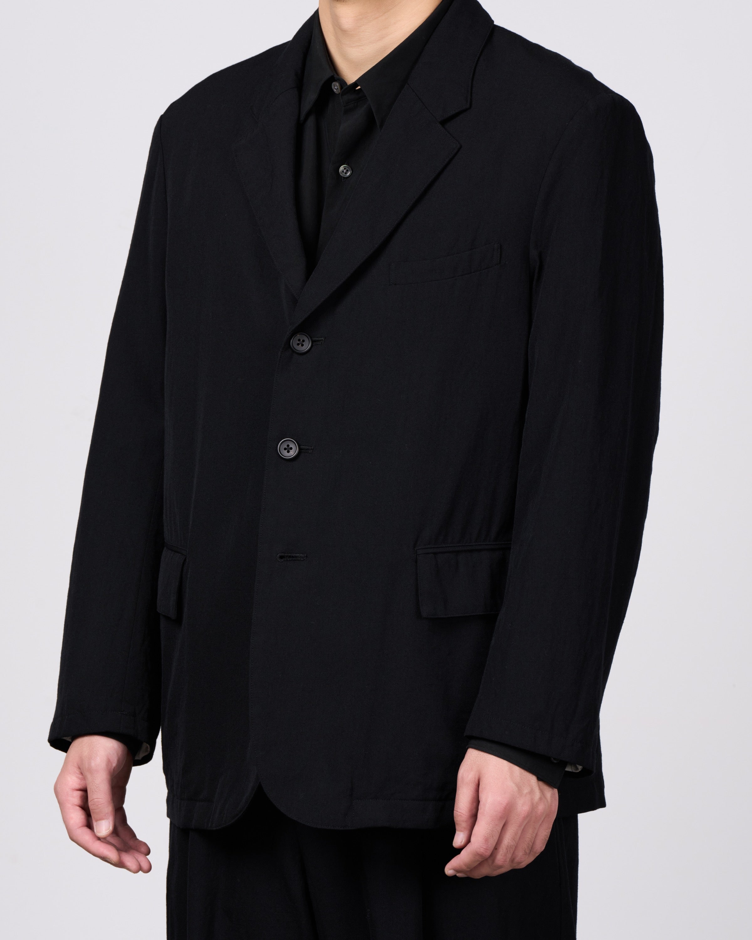 TOHNAI Wool Silk Gabardine 3-Button Jacket, Black