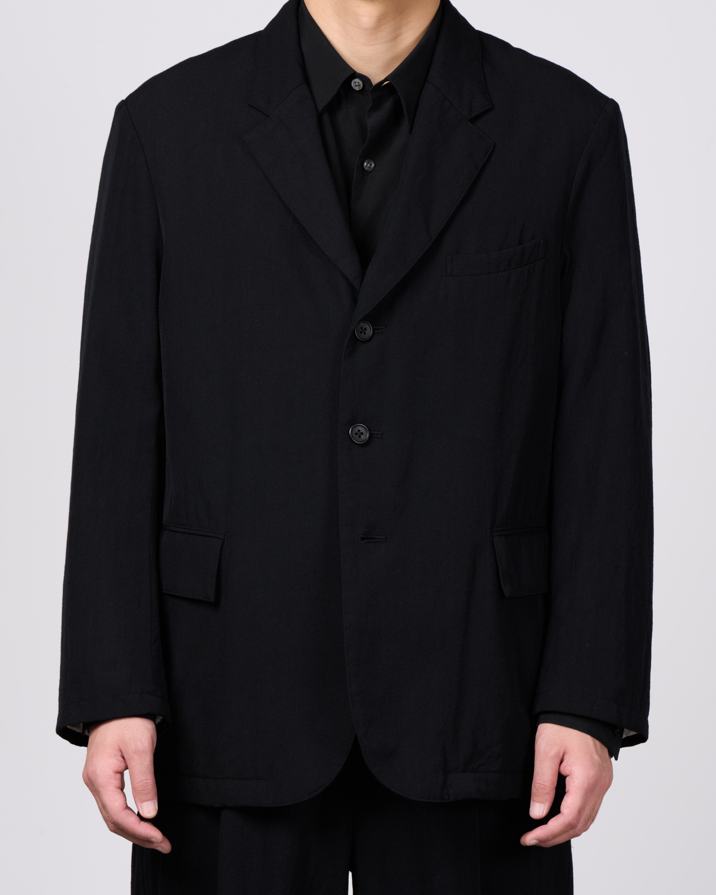 TOHNAI Wool Silk Gabardine 3-Button Jacket, Black