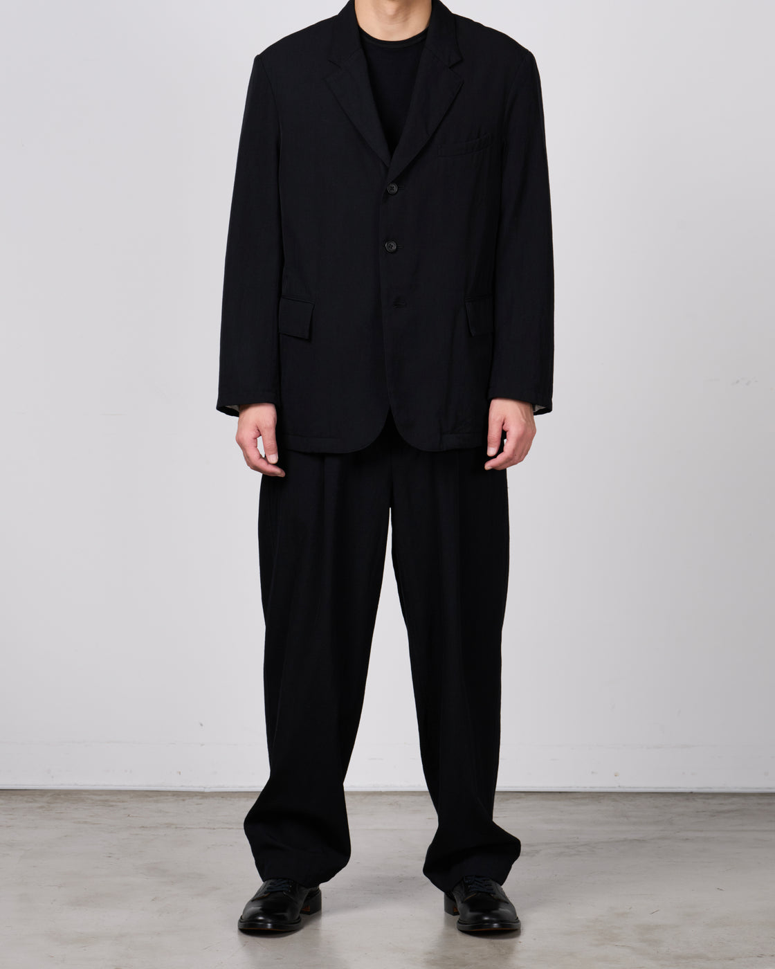 TOHNAI Wool Silk Gabardine 3-Button Jacket, Black