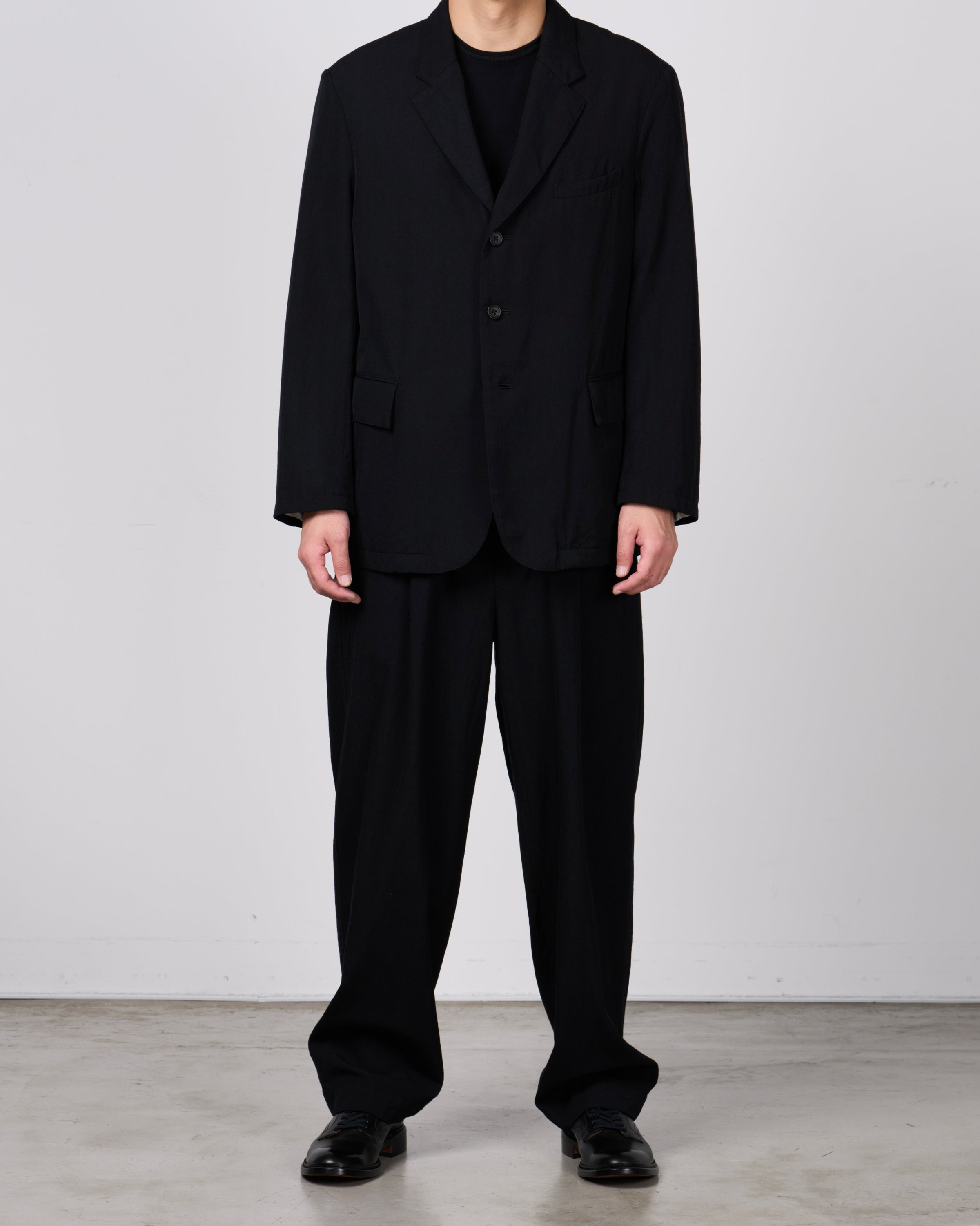 TOHNAI Wool Silk Gabardine 3-Button Jacket, Black