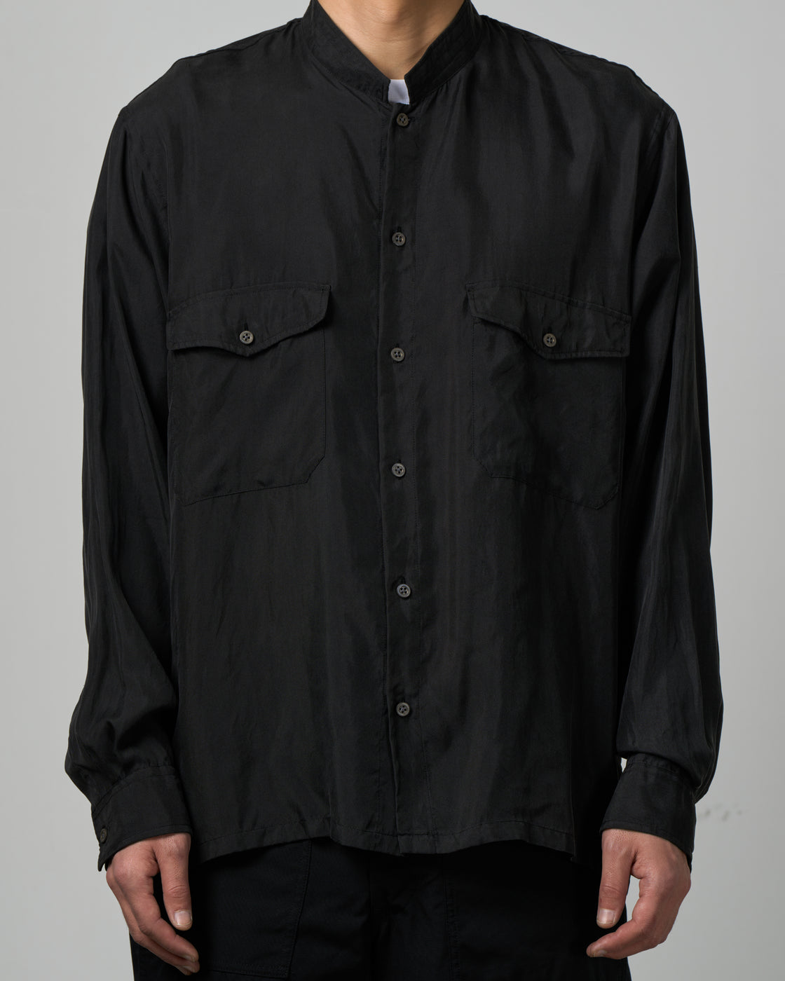 シルククラブ　バンドカラーシャツ(XL)ブラック　シルク100% 胸ポケット TOHNAI Brushed Silk Twill Band Collar Shirt, Black – Keylime Tokyo