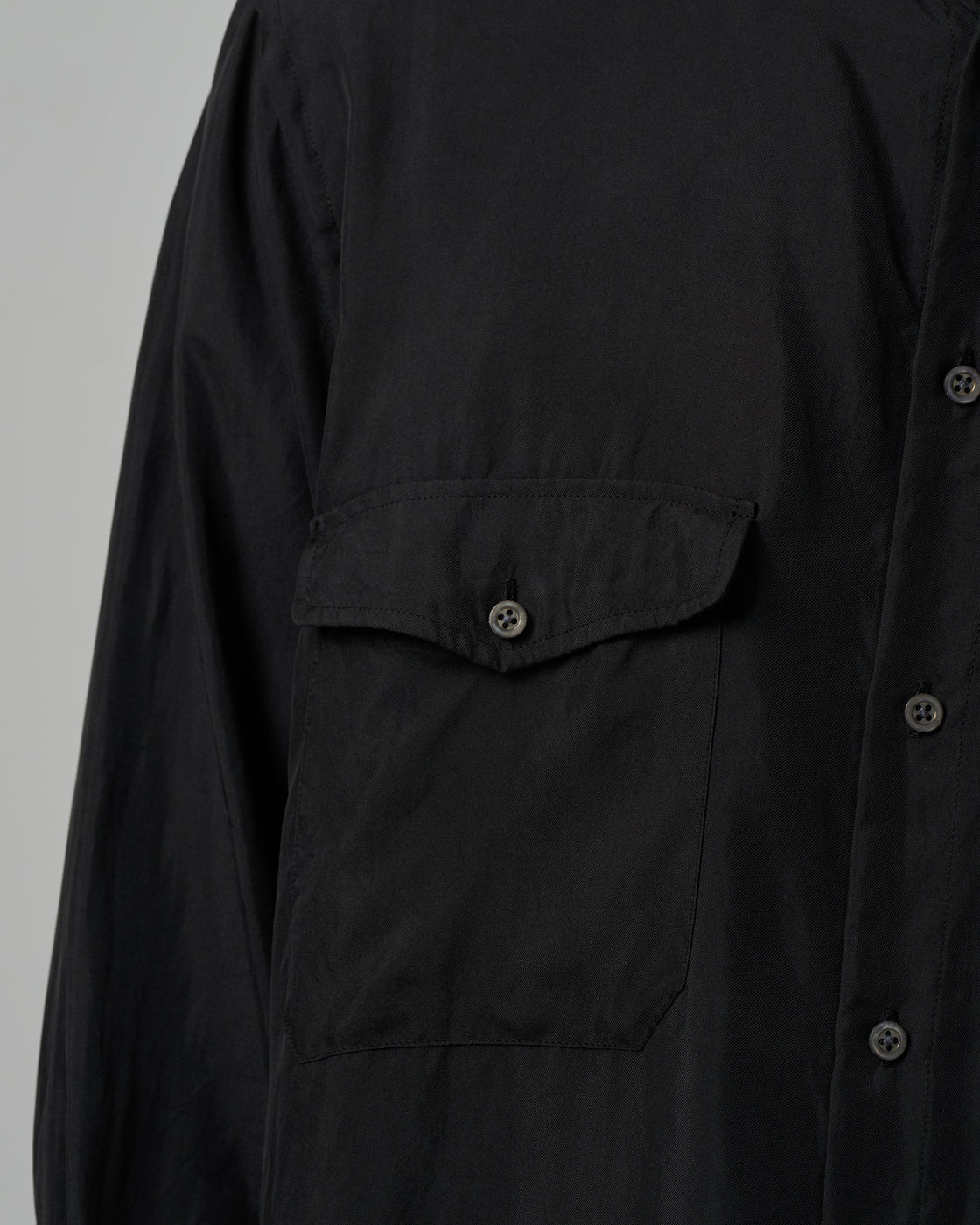 TOHNAI Brushed Silk Twill Band Collar Shirt, Black – Keylime Tokyo