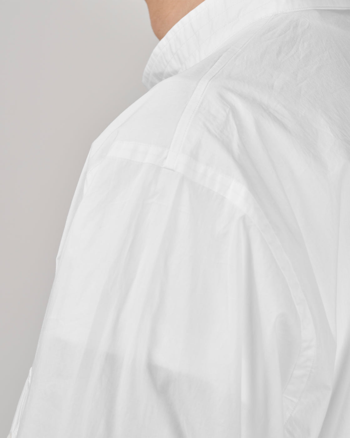 TOHNAI Band Collar Shirt, White