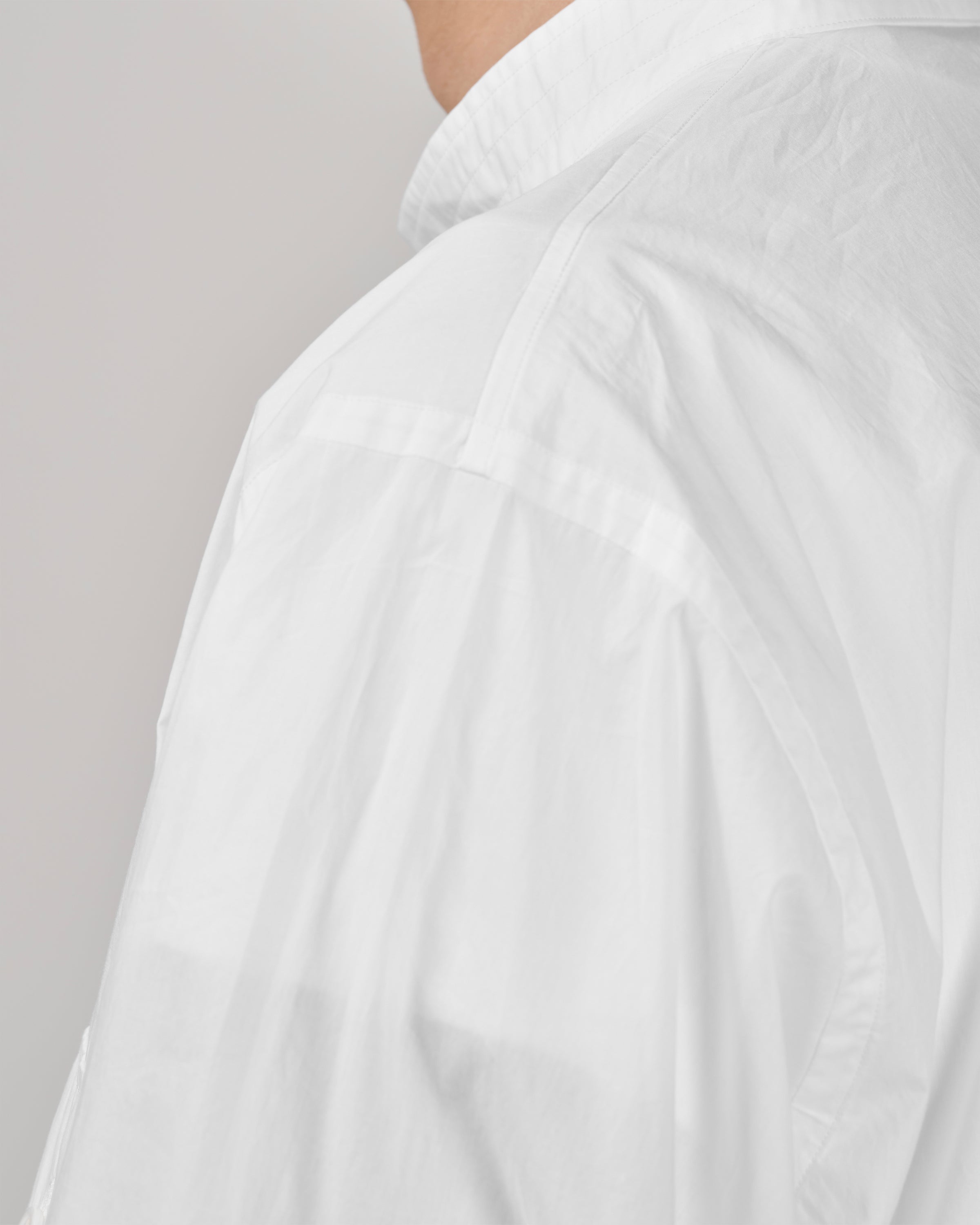 TOHNAI Band Collar Shirt, White