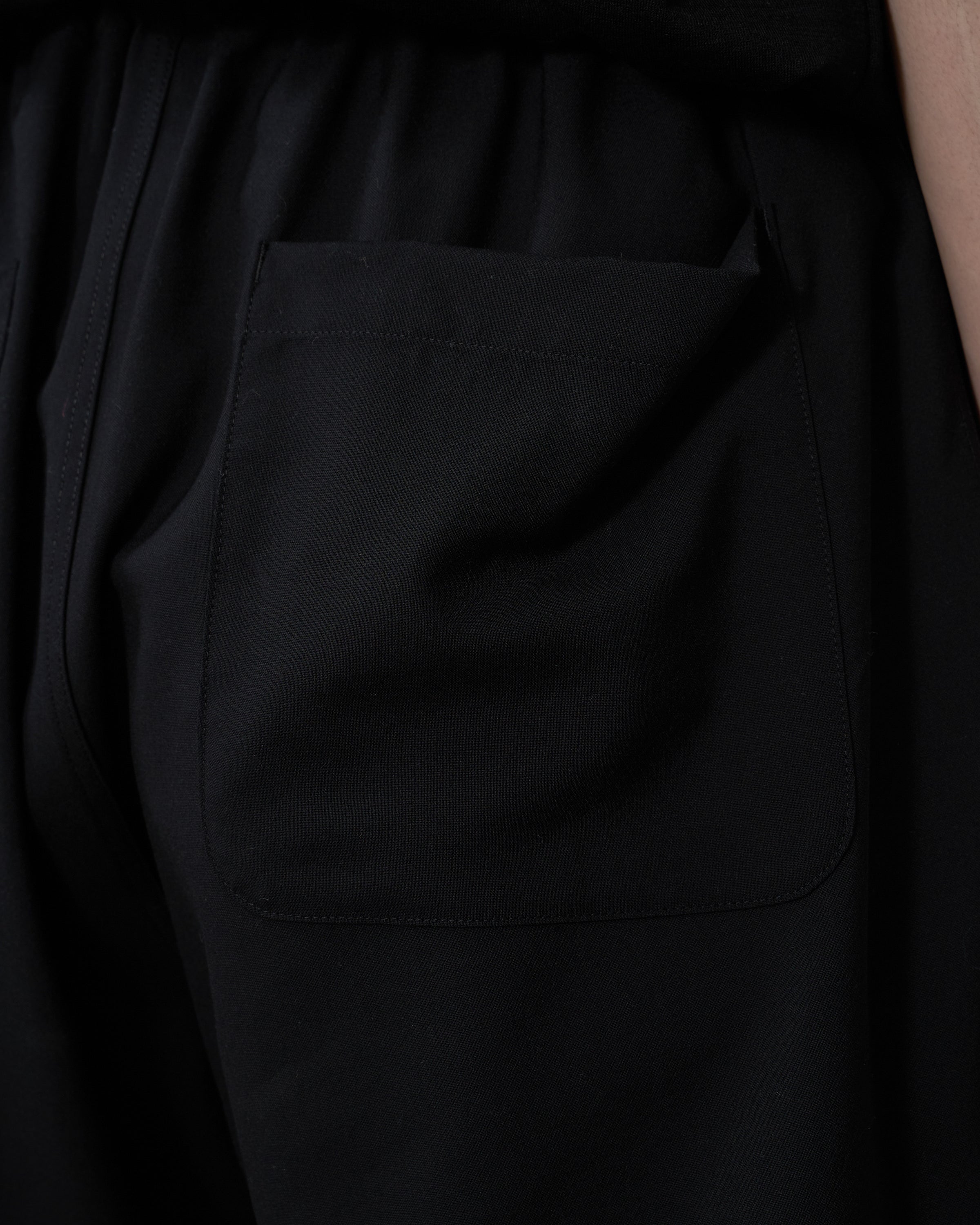 holk Kang Fu Shorts, Black